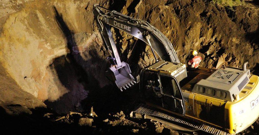 Tras dos derrumbes hombre atrapado en pozo de Colima ya no presenta signos vitales