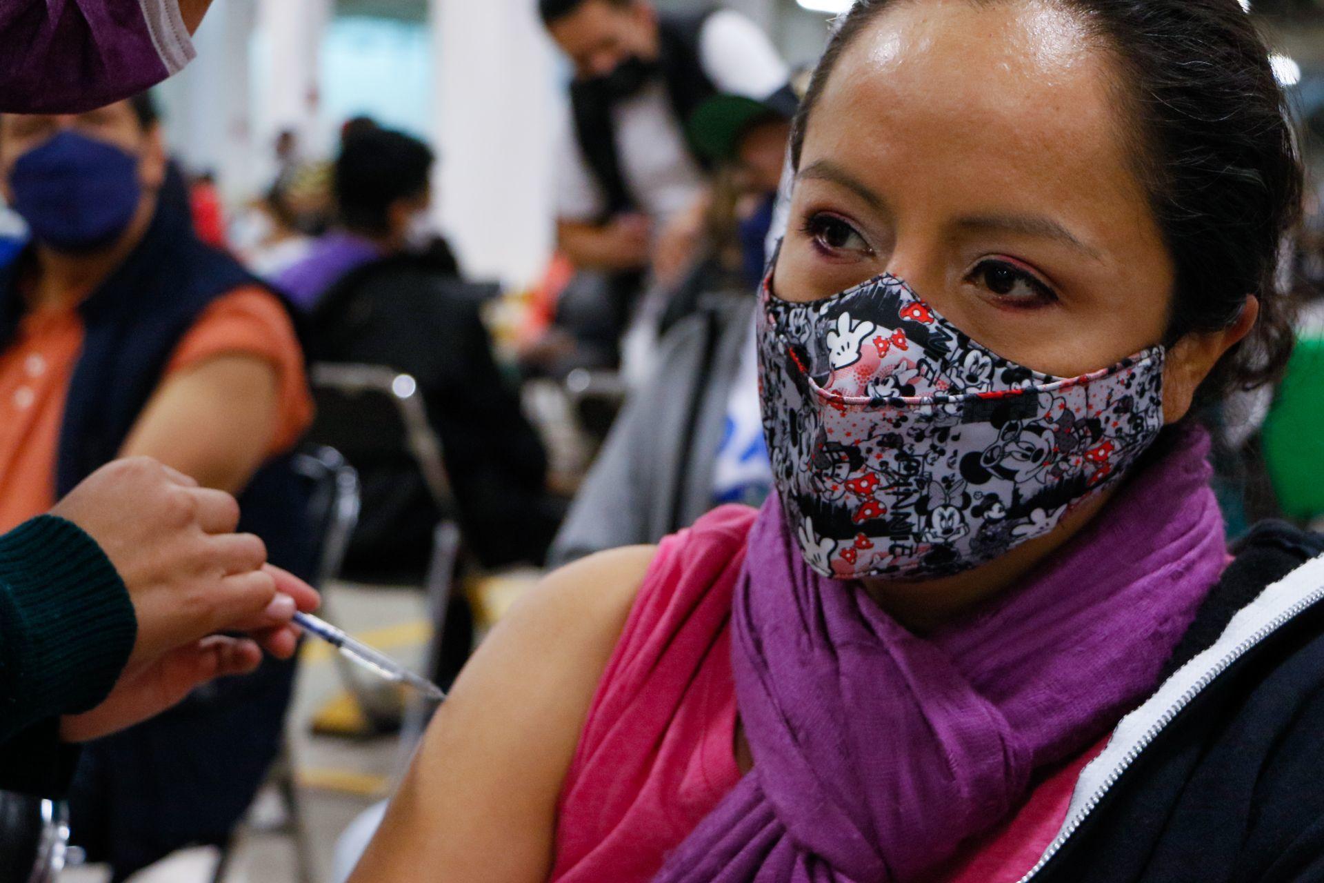 Vacunación CDMX: refuerzo a los de 30 años iniciará el 14 de febrero; próxima semana atenderán a rezagados