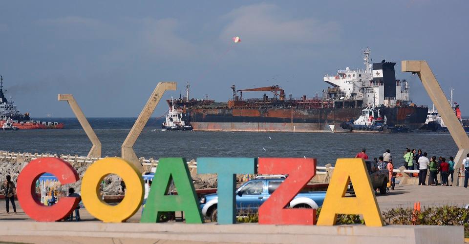 Despiden a 3 funcionarios que dieron despensas a damnificados con la leyenda Yúnete