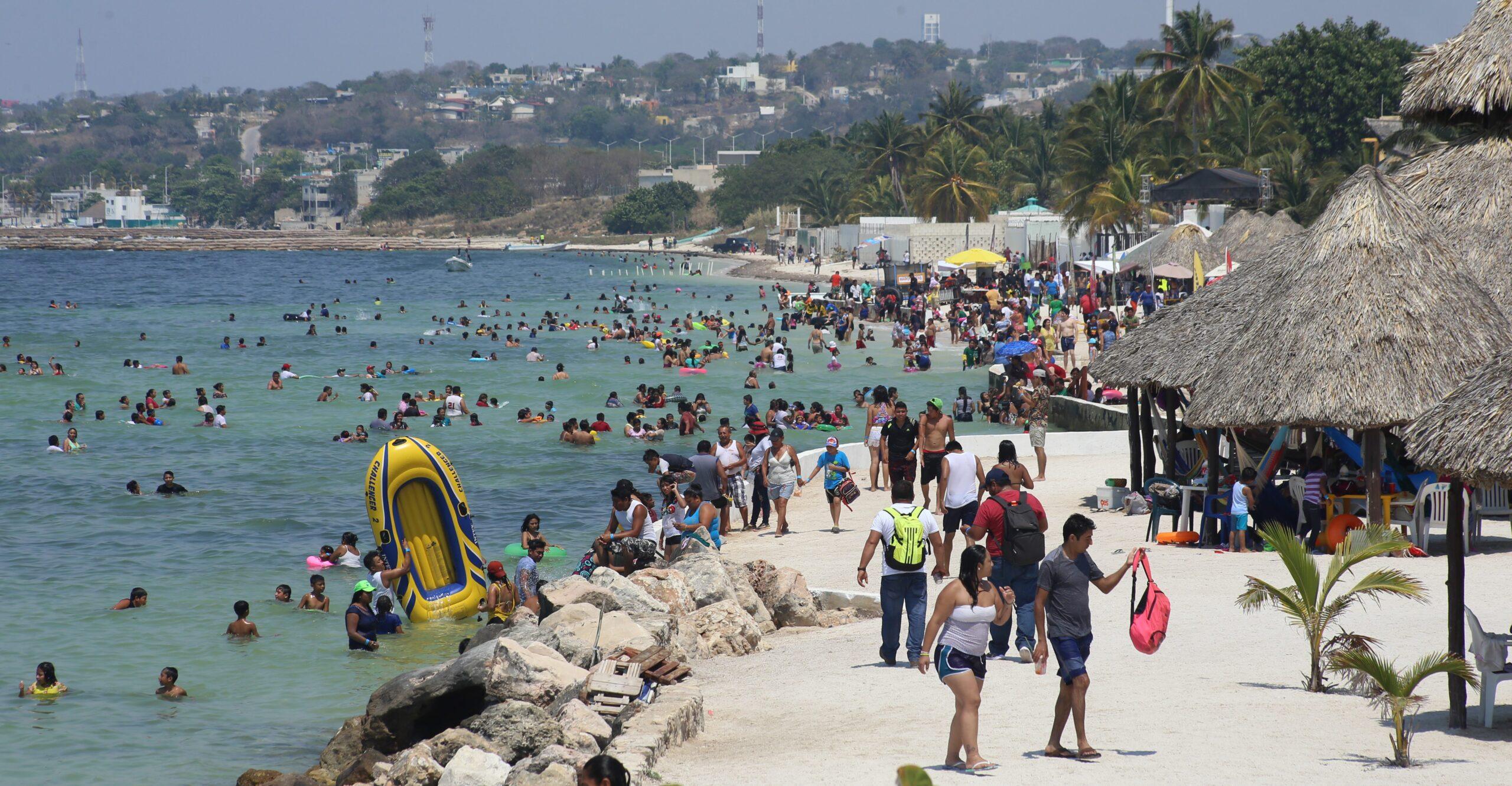 ¿Saldrás de vacaciones en verano? Te damos algunos consejos para cuidar tu economía y salud