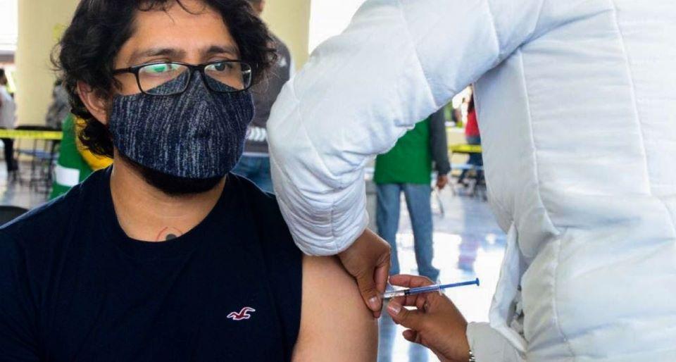 Salud reconoce 284 mil muertes por COVID; van 110 millones de vacunas aplicadas