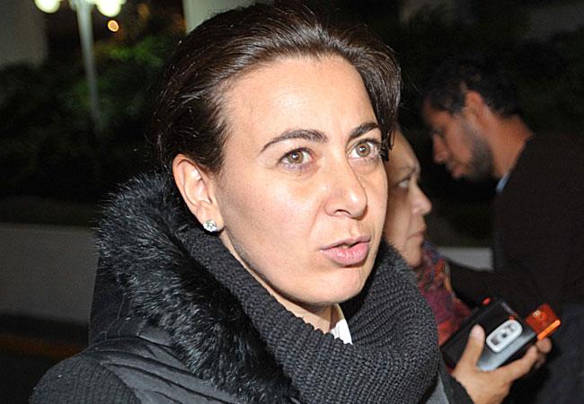 Mamá de Paulette recibe camioneta blindada del equipo de Vázquez Mota