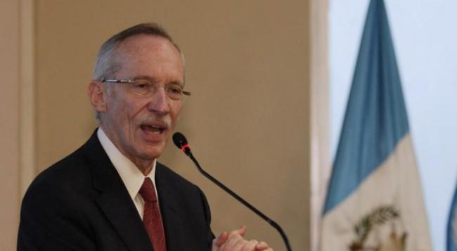 La increíble historia de Edmond Mulet y los niños que “exportaba”