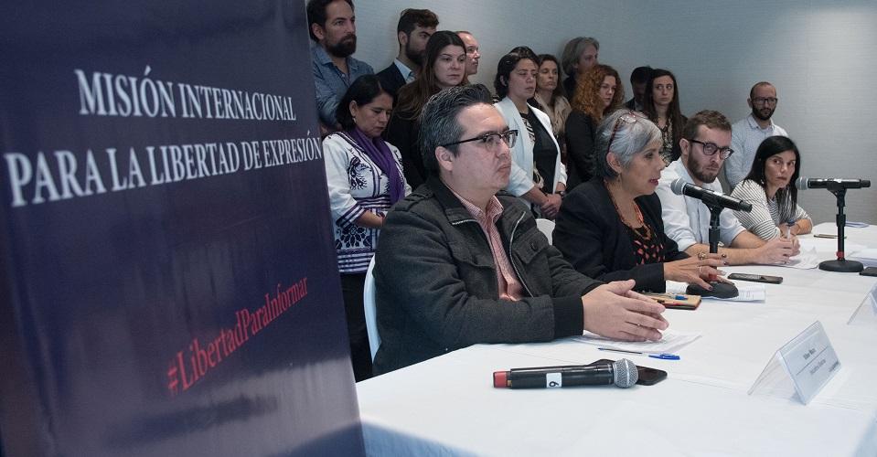 Señalamientos de AMLO desatan insultos y amenazas contra periodistas