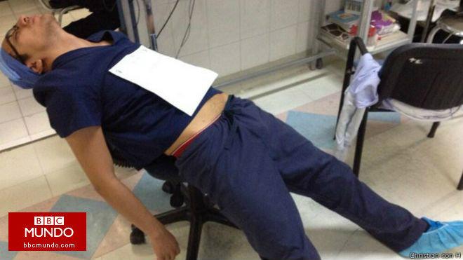 ¿Por qué los médicos mexicanos están orgullosos de quedarse dormidos en el hospital?