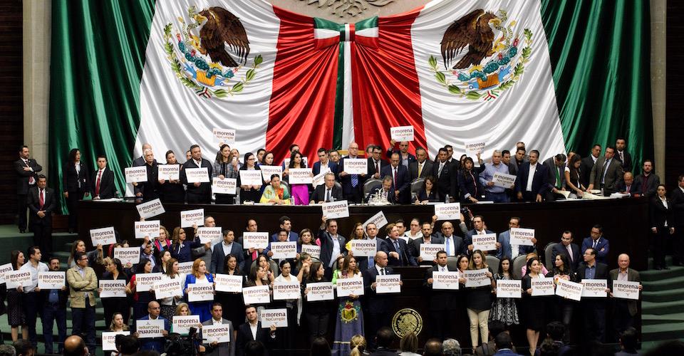 Entre gritos a favor y en contra, Porfirio Muñoz Ledo se mantiene como presidente de diputados