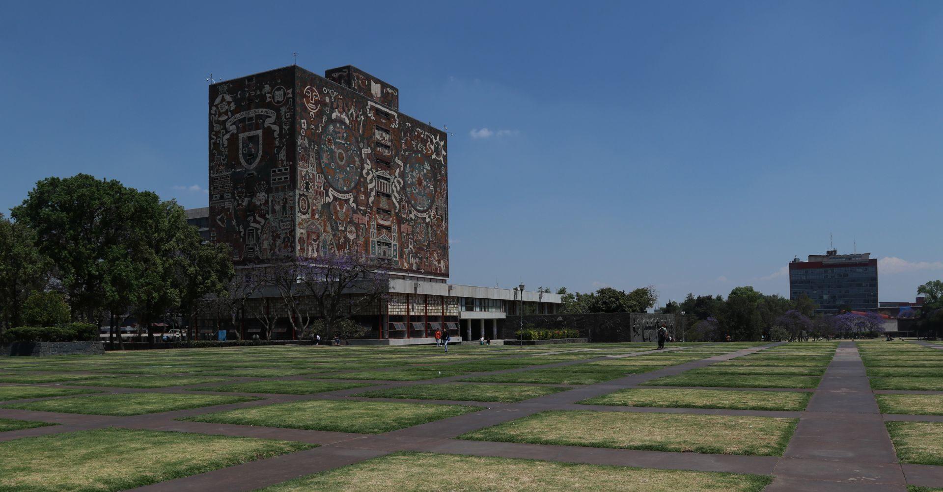 Alumnos del posgrado de Filosofía en la UNAM inician paro para exigir becas CONACyT