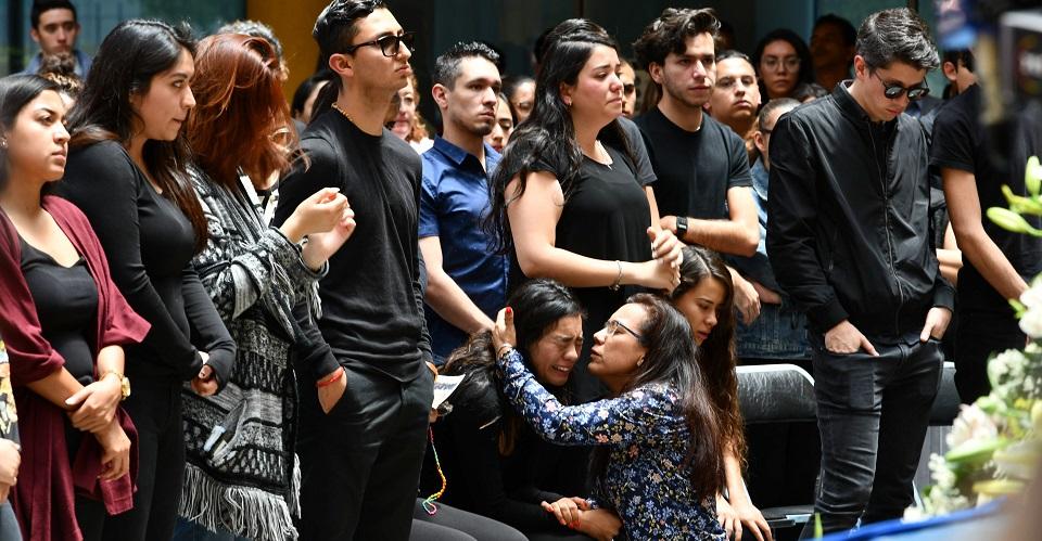 Venía a recoger su diploma y me llevo su certificado de defunción: madre de Norberto Ronquillo