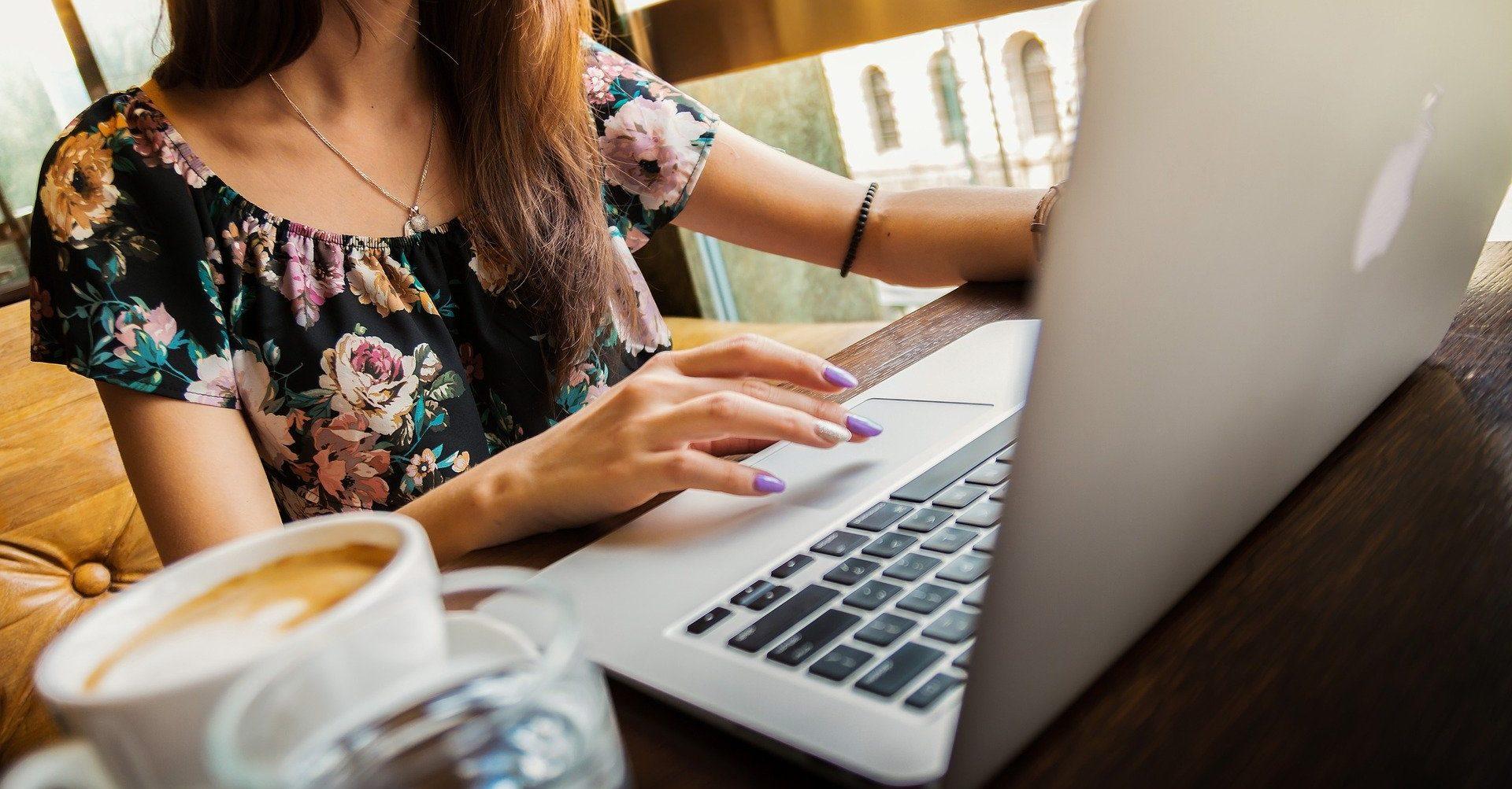 Alumna denuncia que profesor usa fotos inapropiadas de mujeres en clases; Conapred pide investigarlo