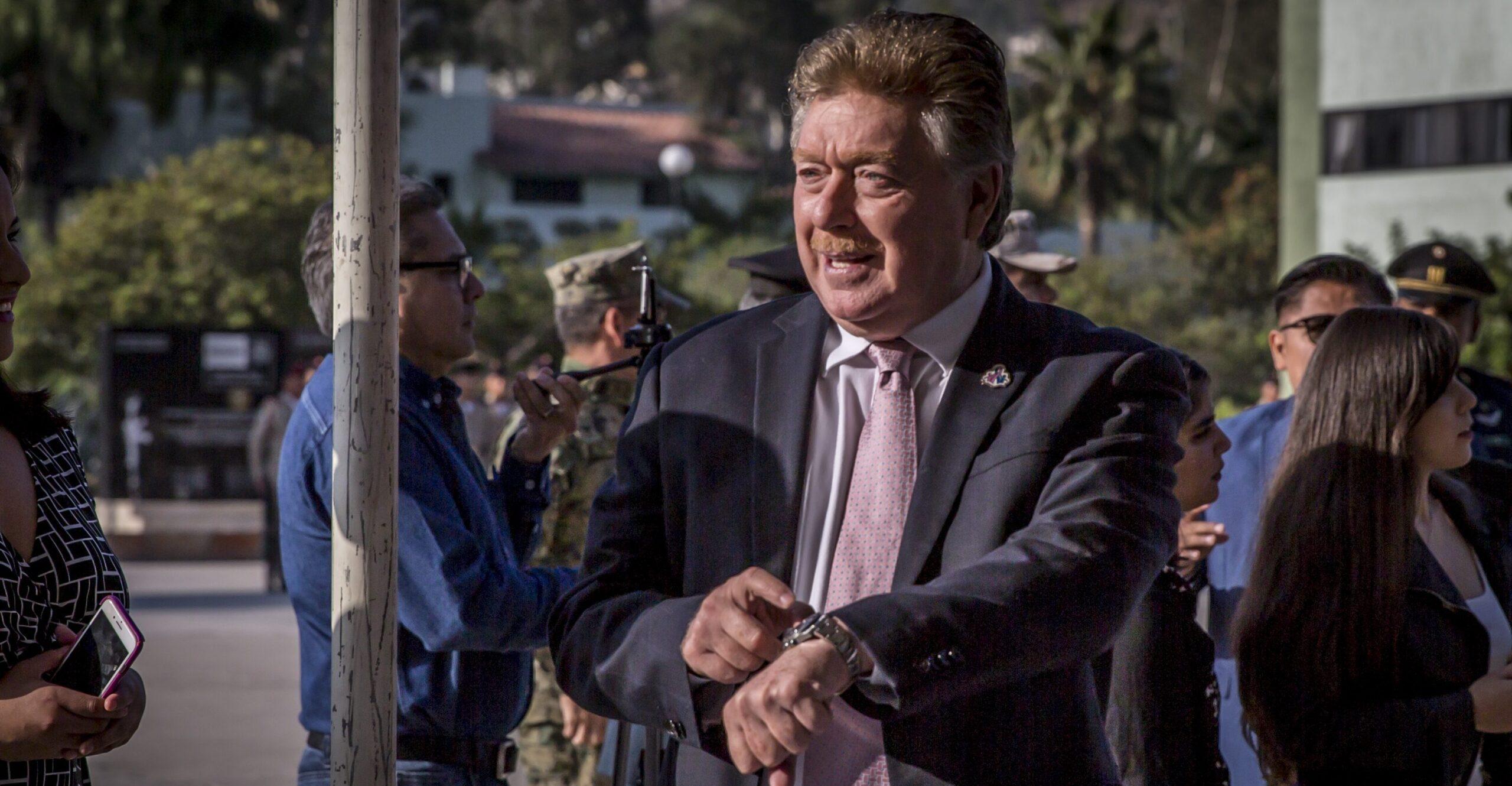 ¿Competencia simulada? Empresas cercanas a Kiko Vega concursaron por obra millonaria