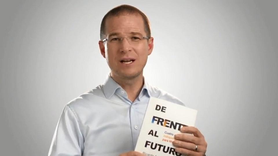 Anaya publica su libro dos días antes del fin de las campañas