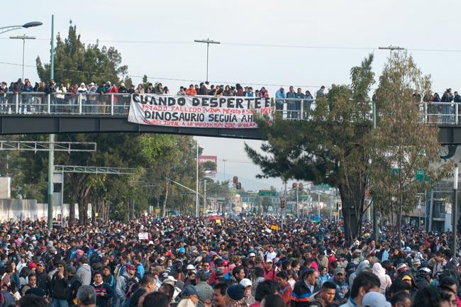 FOTOS: Enfrentamientos en San Lázaro