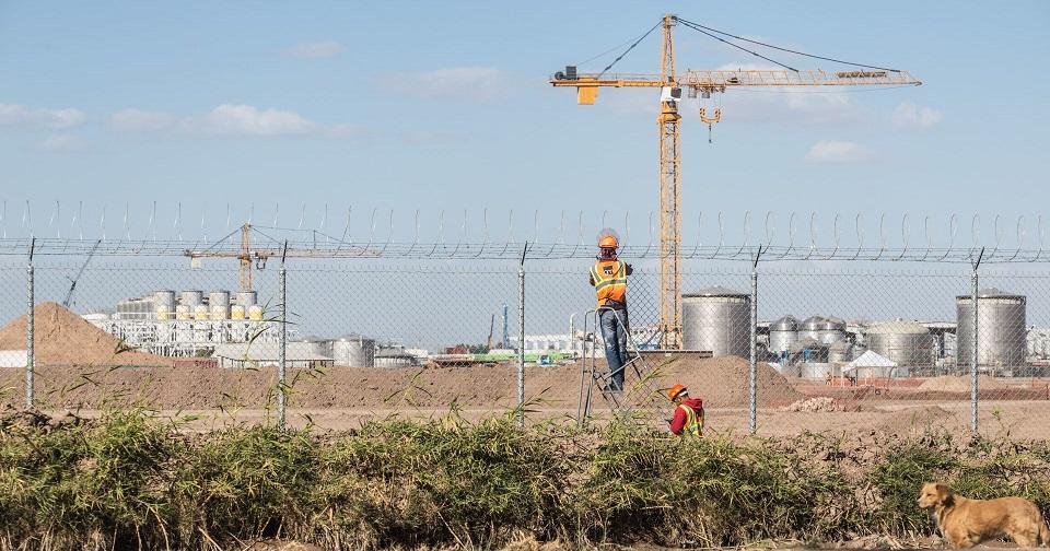 Constellation amenaza con cancelar planta cervecera de BC, luego de que AMLO dijera que sí habrá consulta