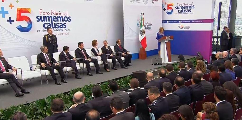 Violencia se extiende, reclaman al gobierno; hay realidades diferentes en el país, defiende EPN