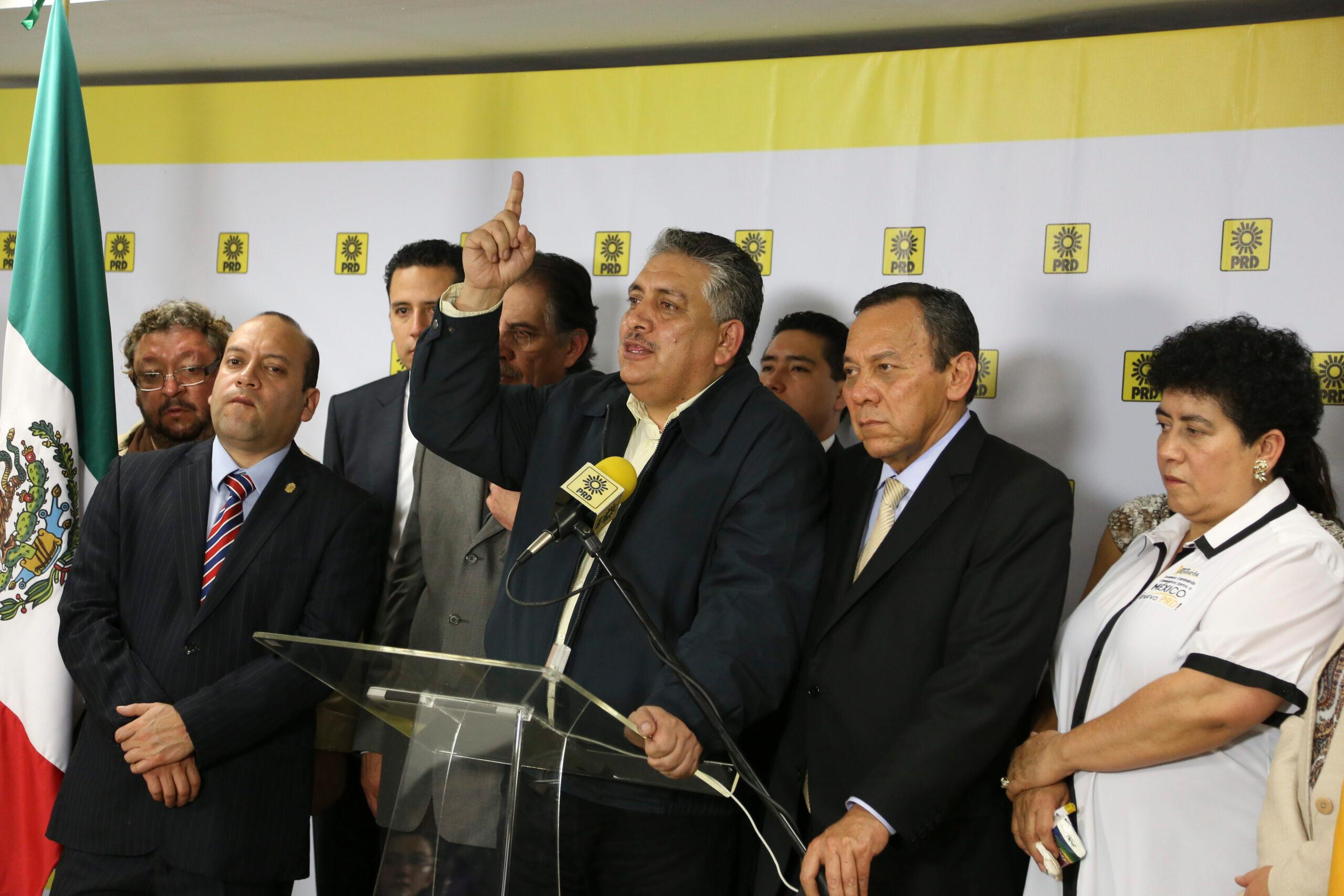 40 días después, los ‘Chuchos’ admiten responsabilidad por postular a Abarca