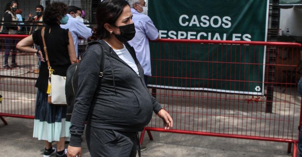 Salud reconoce más de 220 mil muertes por COVID; casi 15 millones de personas están vacunadas