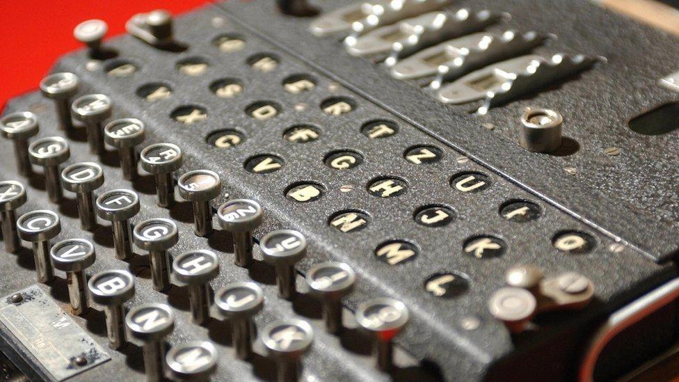 Por qué las mujeres que ayudaron a descifrar el código Enigma se llevan los secretos a la tumba