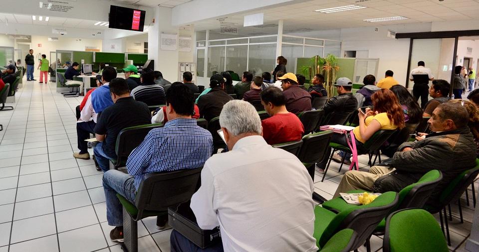 Morena propone eliminar el pago de tenencia en el Edomex; el impuesto es una trampa, asegura