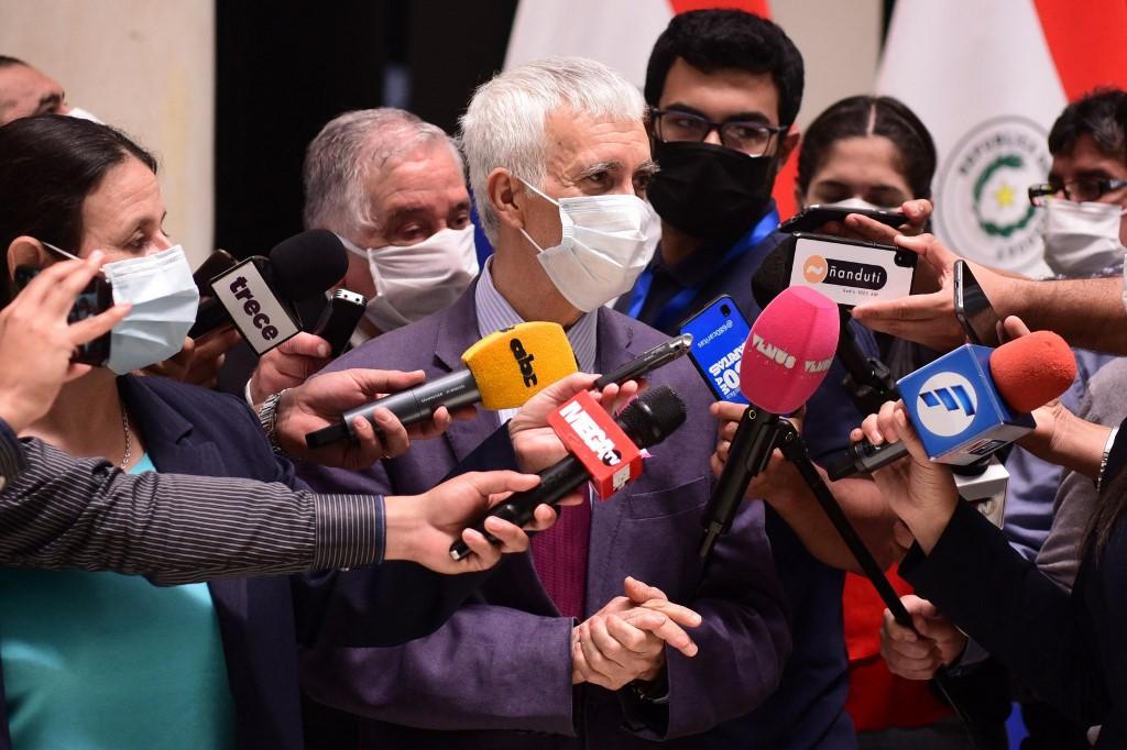 Exlíder de las FARC evade captura en México y desata controversia con Paraguay