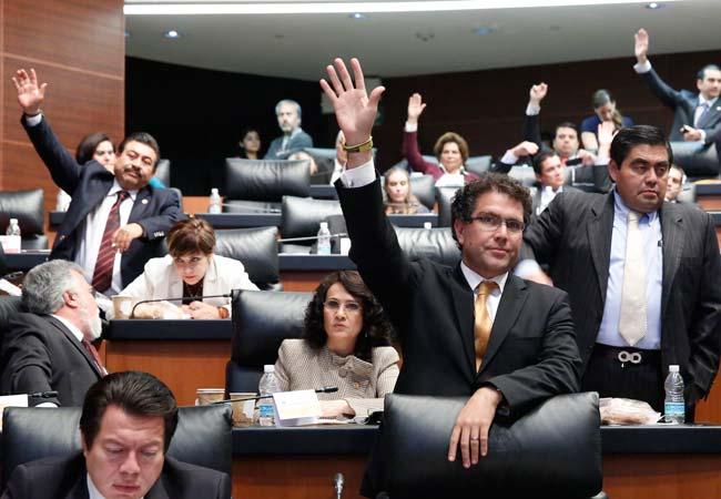 10 perredistas avalan reforma política pese a abandonar discusión