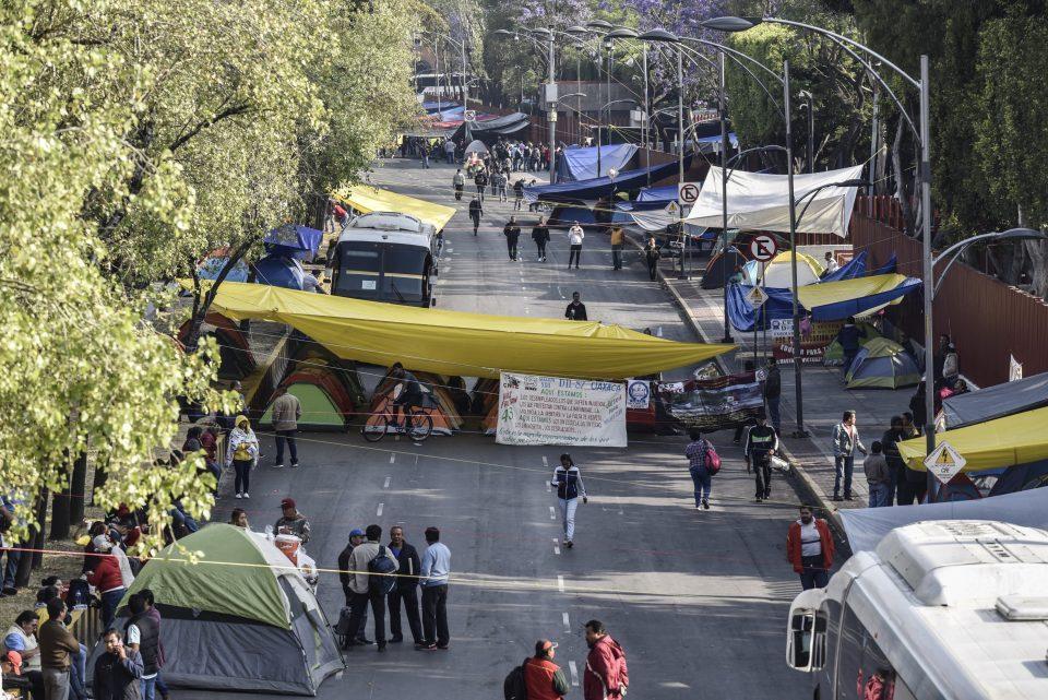 Congreso suspende otra vez sesión para discutir la reforma educativa tras bloqueos de la CNTE