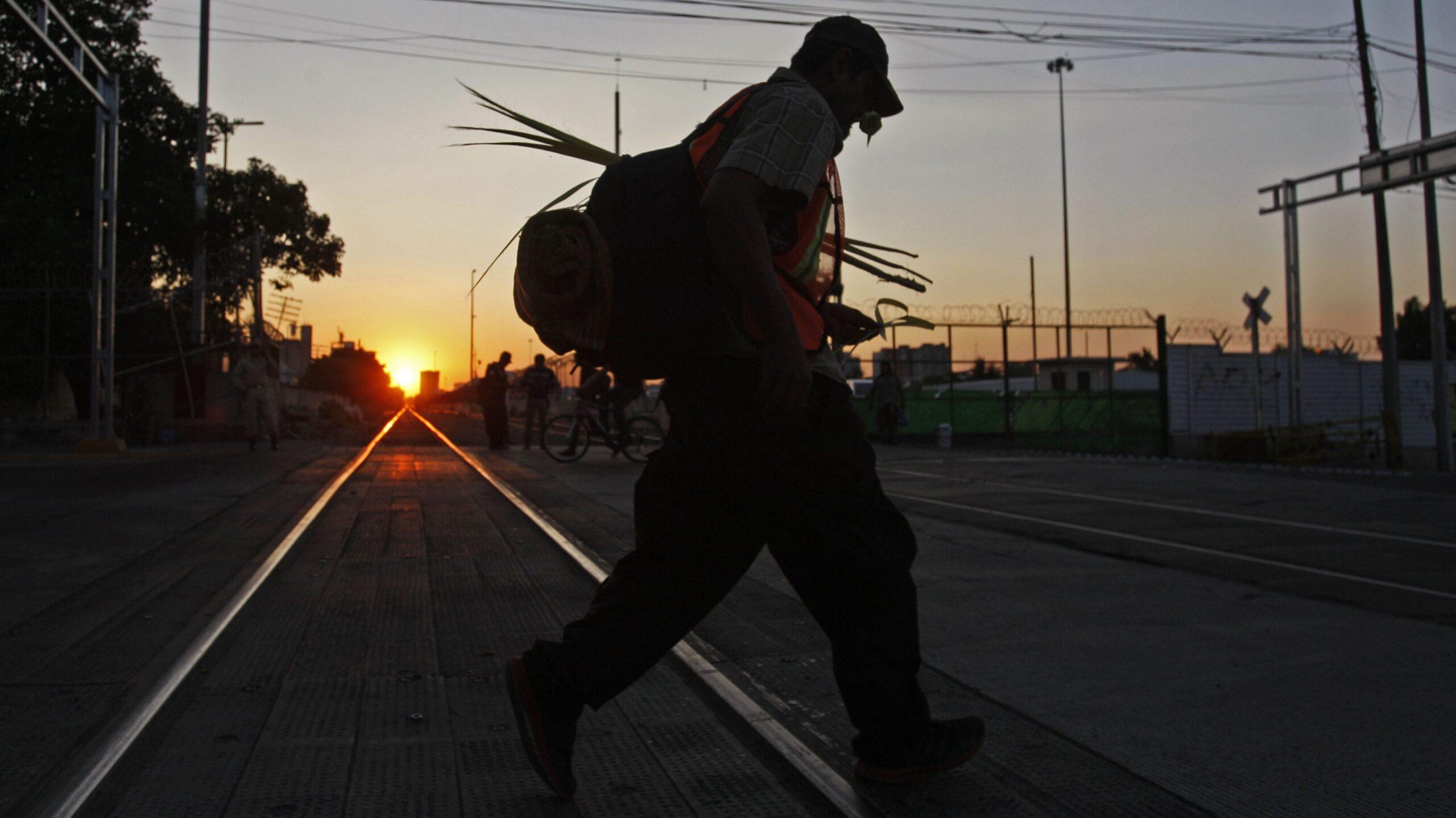 Un grupo armado ataca a elementos del INM y se lleva a 25 migrantes