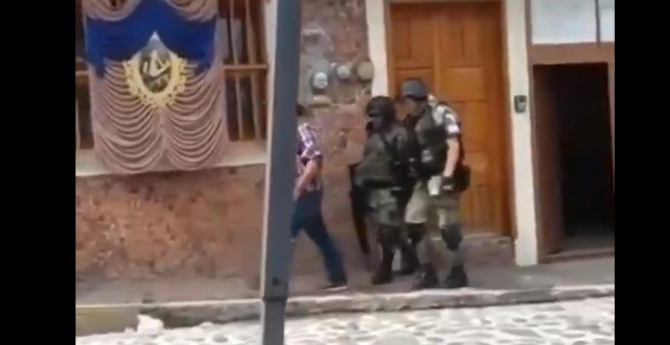 Graban a elementos de la Guardia Nacional en aparente estado de ebriedad; fueron sancionados