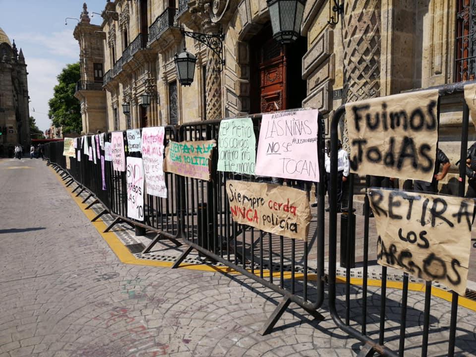 ONG piden al gobierno de Jalisco frenar proceso penal contra feministas multadas tras manifestación