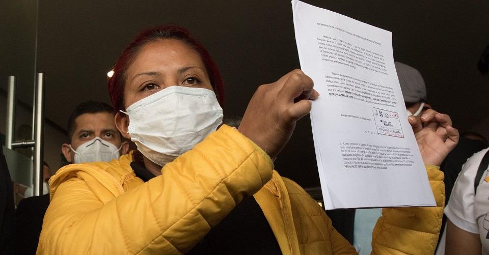 Madre de víctima en colapso del Metro denuncia por homicidio a autoridades y exfuncionarios