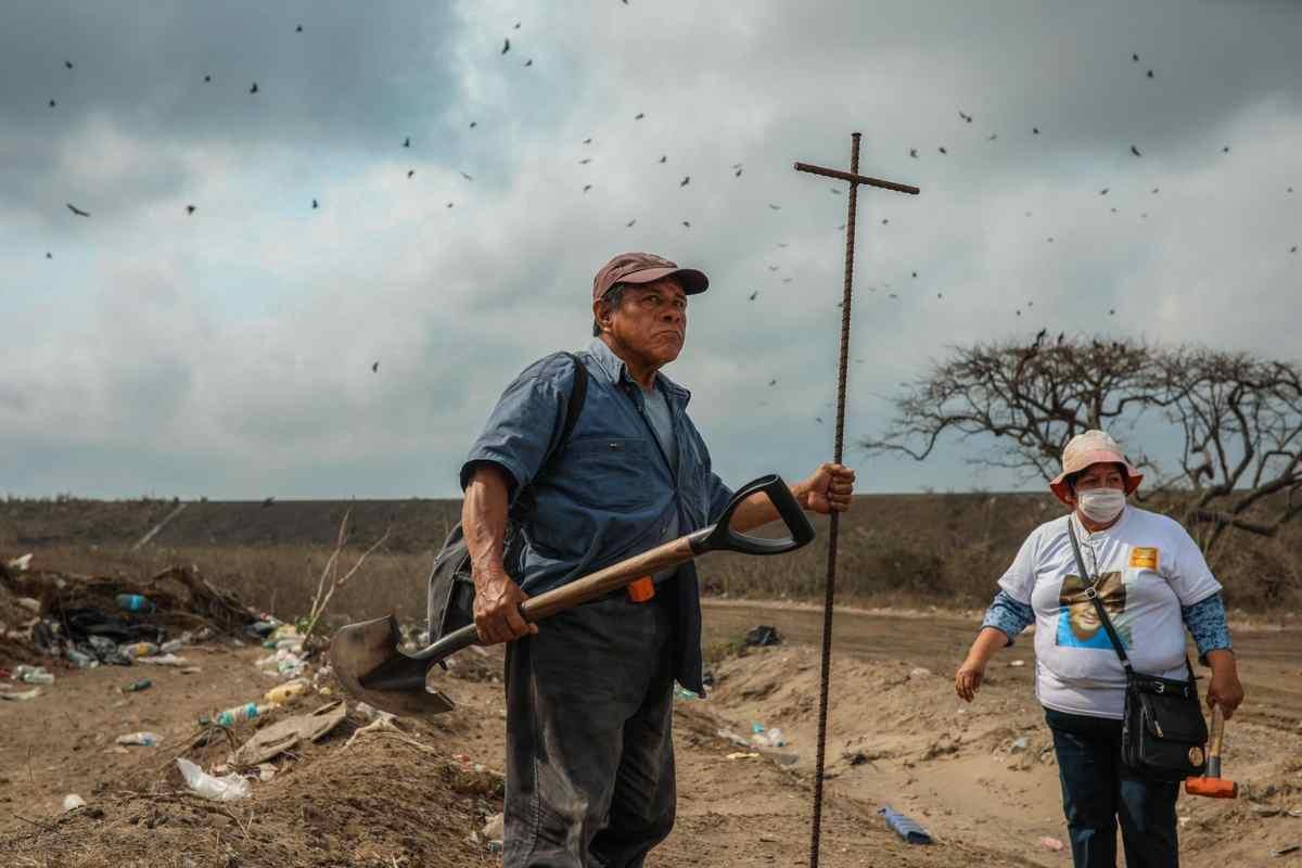 México rebasa las 5 mil 600 fosas clandestinas