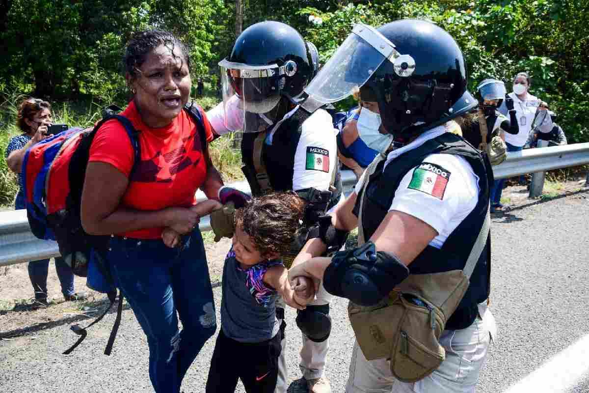 Detención de migrantes en México bate récord con AMLO: más de 400 mil en 2023