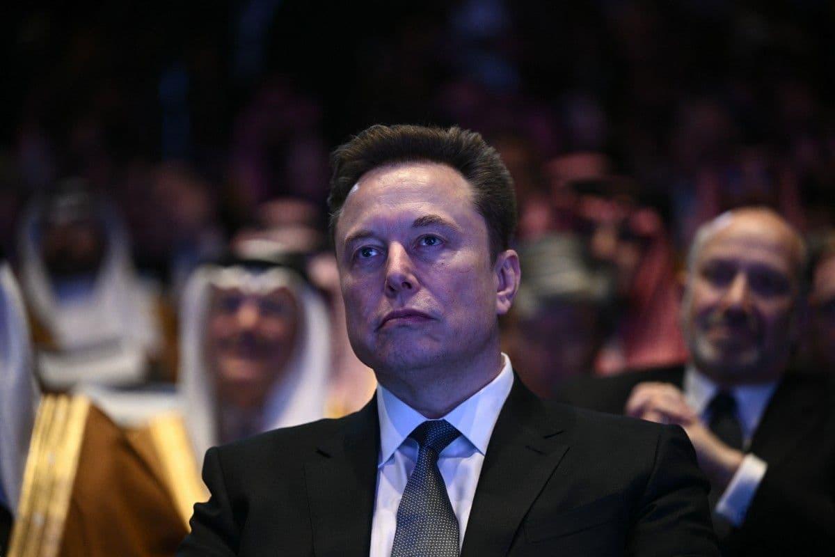 “La IA y los robots acabarán con la pobreza”: Elon Musk asegura que el trabajo será “opcional”