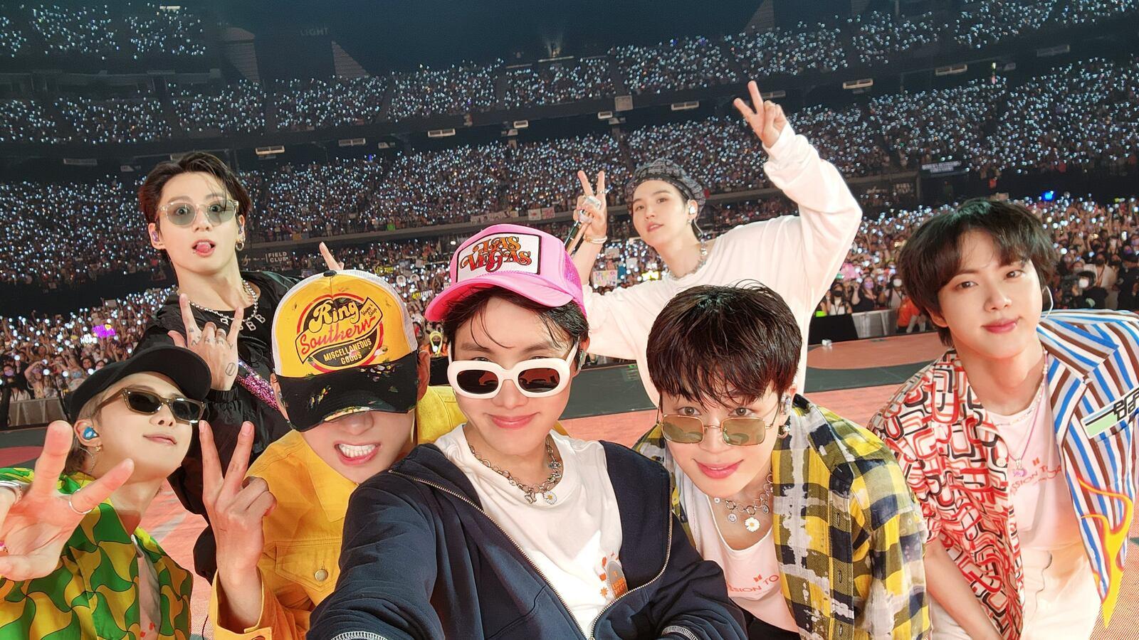 BTS anuncia detalles de su gira el 14 de enero ¿Los esperamos en México?