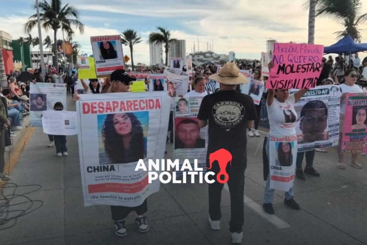 Familiares de personas desaparecidas se manifiestan en Carnaval de Mazatlán; “no queremos molestar, solo visibilizar”, señalan