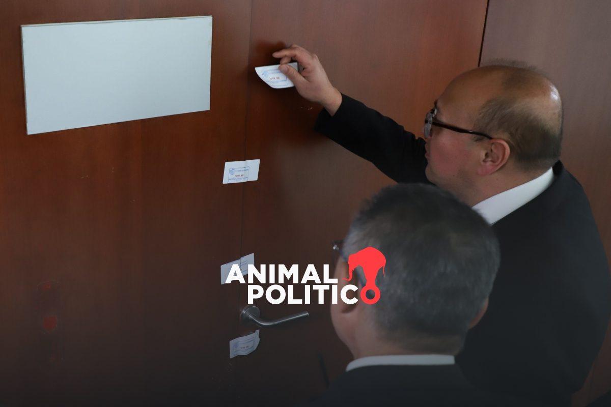 Senado reabre salón de belleza cerrado en 2018 por austeridad; tras críticas le colocan sellos de clausura