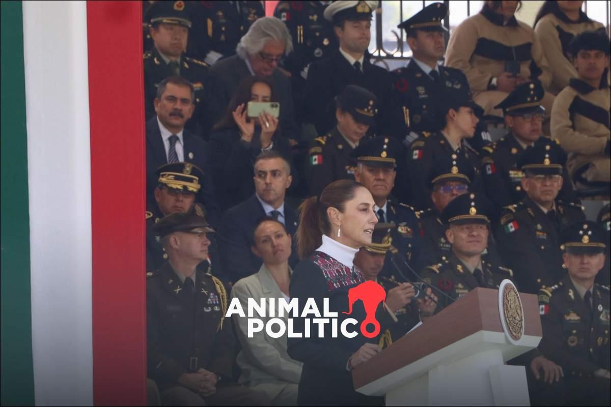 “Somos un pueblo que jamás se ha arrodillado”, afirma Sheinbaum en el Día de la Bandera