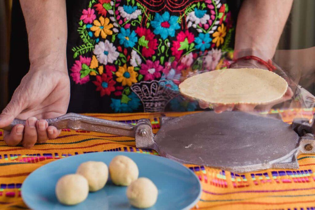 Bola de Pedernales: el tesoro gastronómico de Tacámbaro en restaurantes Azul