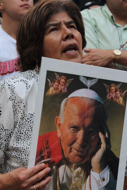 Juan Pablo II, más seguido que Benedicto XVI