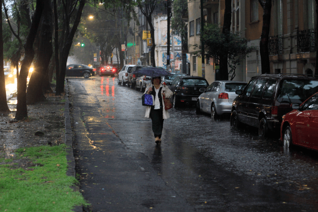 Tenga el paraguas listo: prevén lluvias fuertes para este domingo en el Valle de México