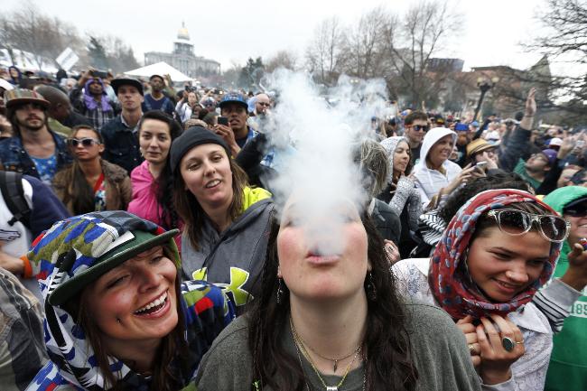 Ciudadanos de Washington DC, Oregon y Alaska avalan uso recreativo de la marihuana