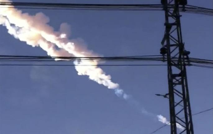 Cae meteorito en Rusia y deja cientos de heridos