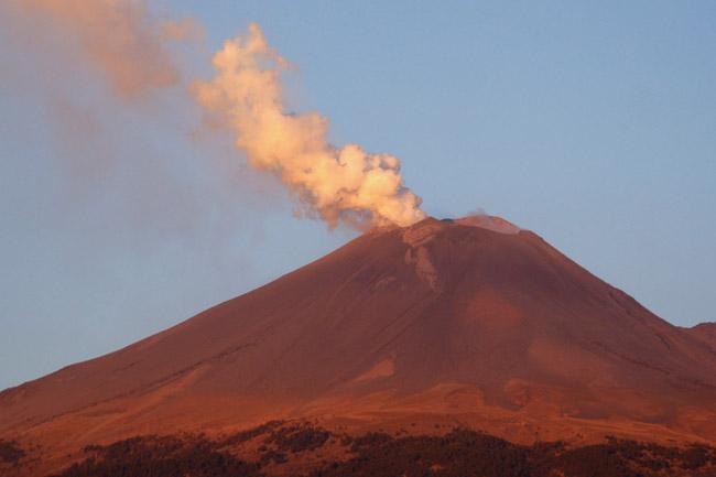 Registra el Popocatépetl 18 exhalaciones de baja intensidad
