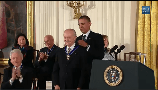 Obama otorga a Mario Molina la Medalla Presidencial de la Libertad