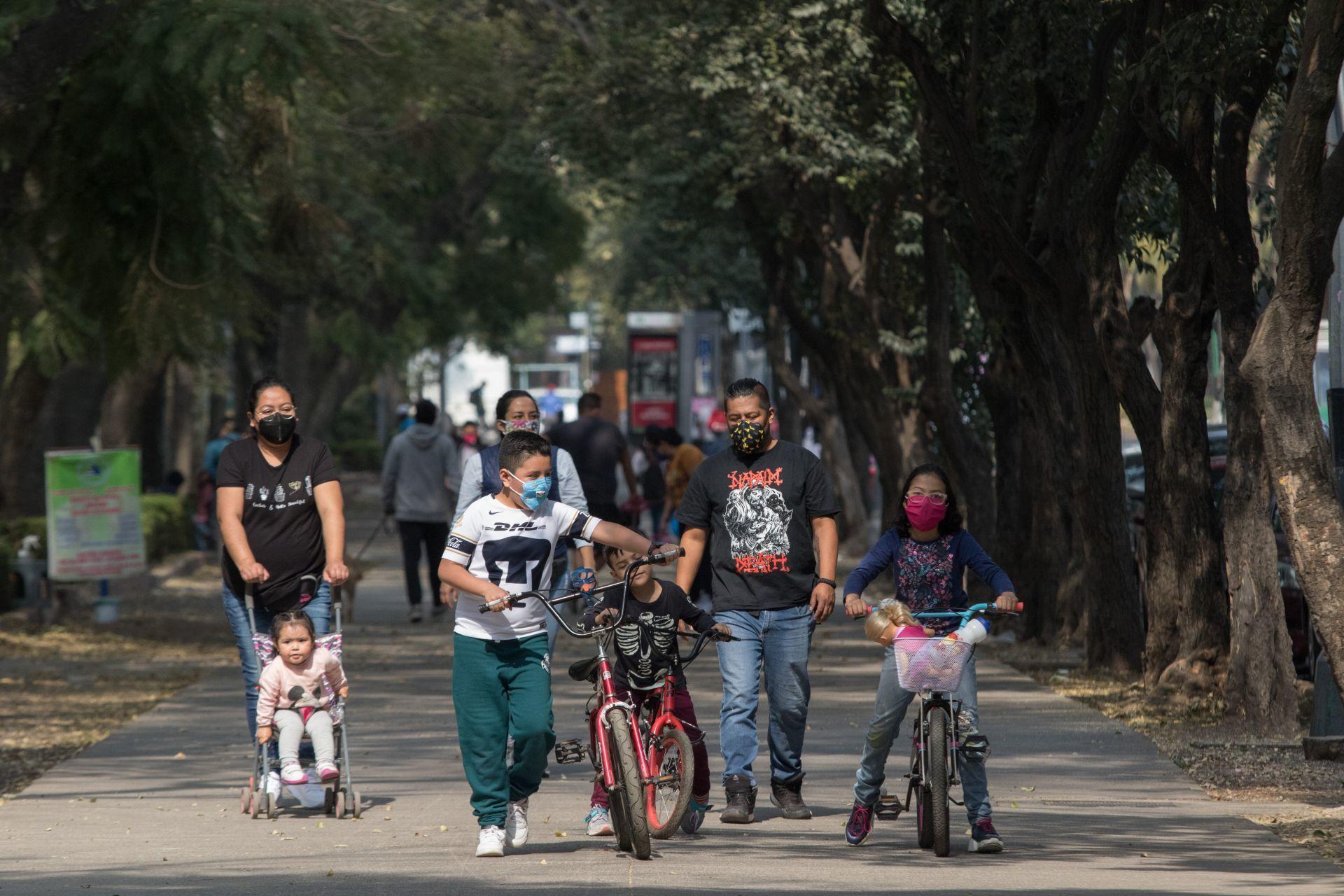 México inicia la semana con otros mil 684 casos de COVID-19 y 42 defunciones