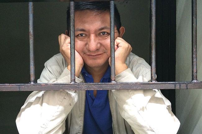 Ordenan liberar a periodista maya detenido y acusado por motín