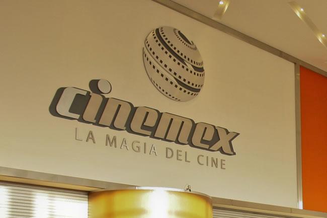CFC impide la venta de Cinemark a Cinemex