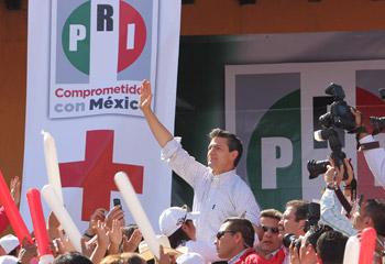 Respalda Peña Nieto a ex gobernador Manuel Cavazos Lerma