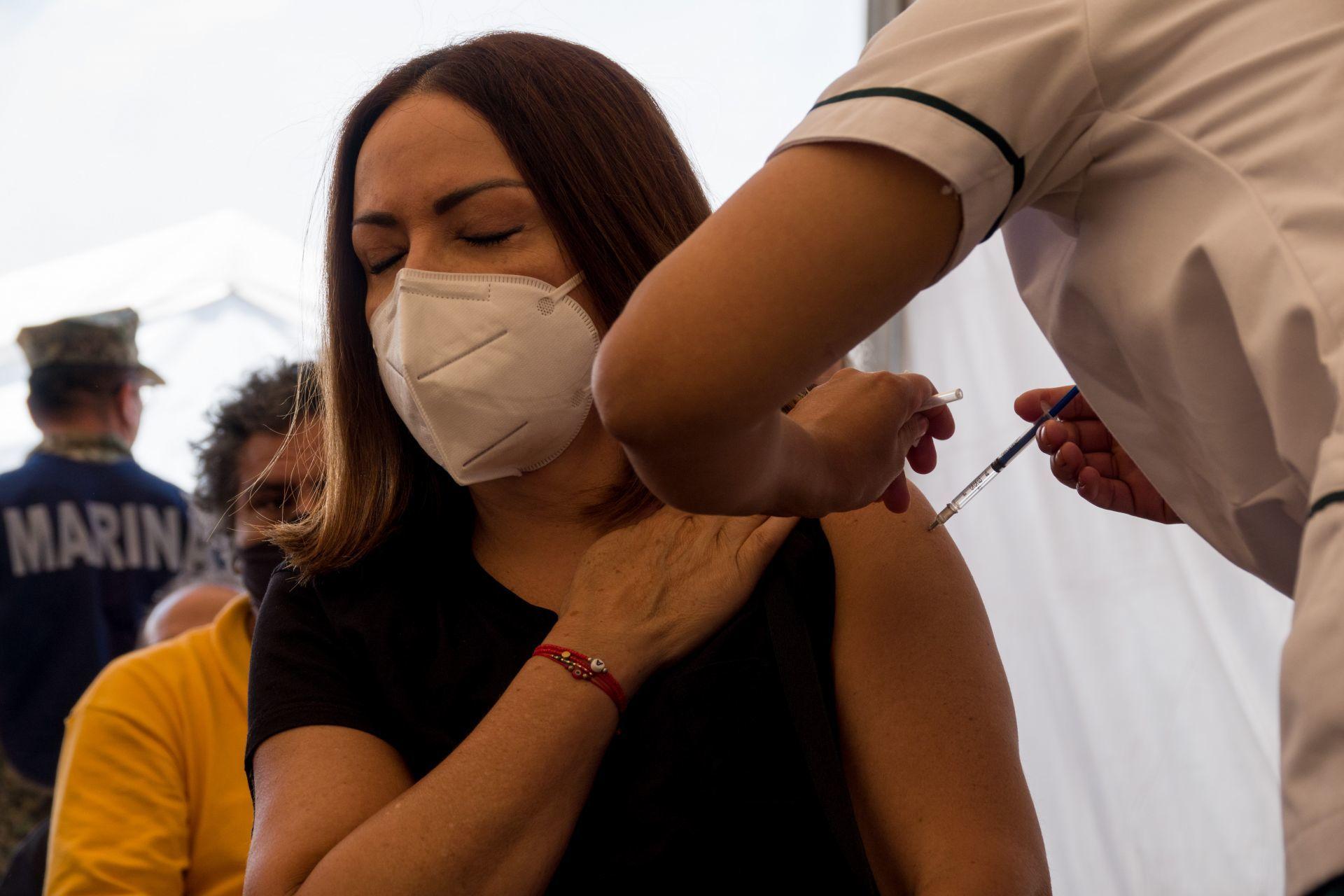 Se agota vacuna Pfizer en Xochimilco; ahora aplican Sinovac
