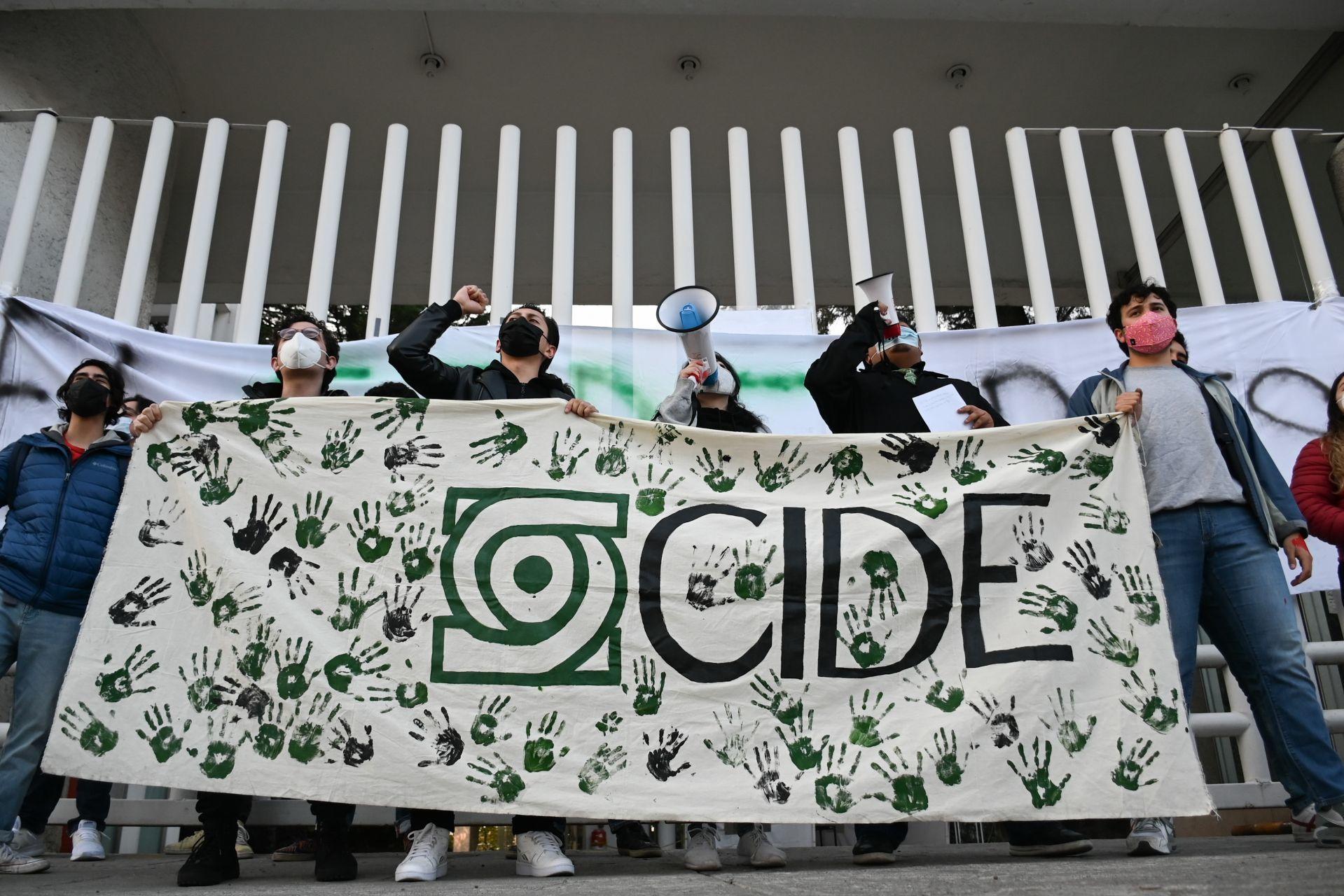 Estudiantes del CIDE piden votar contra la modificación de estatutos; anuncian mitin