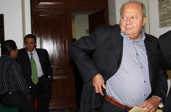 Después de 35 años, Romero Deschamps presenta primera propuesta como legislador del PRI